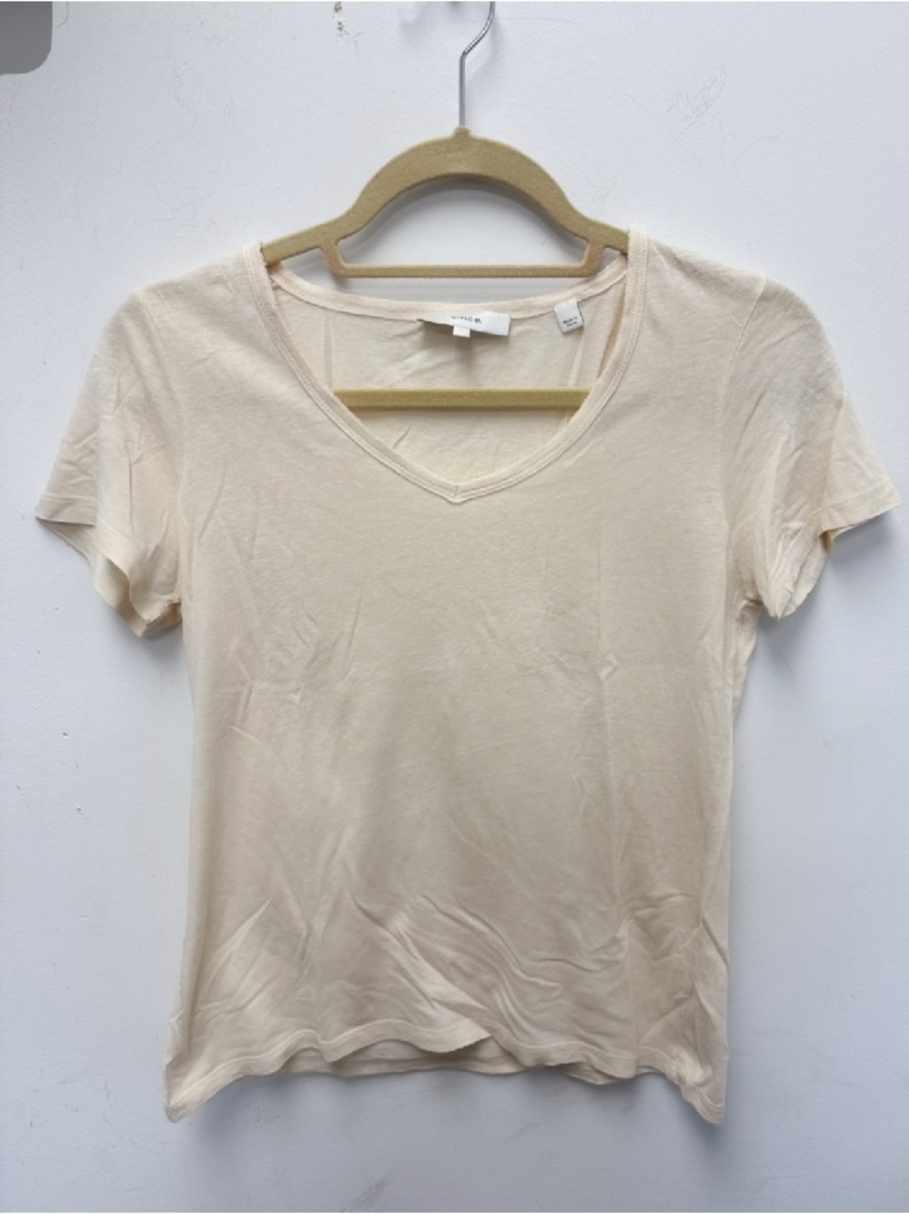 Vince Cream V-Neck Short Sleeve Tee